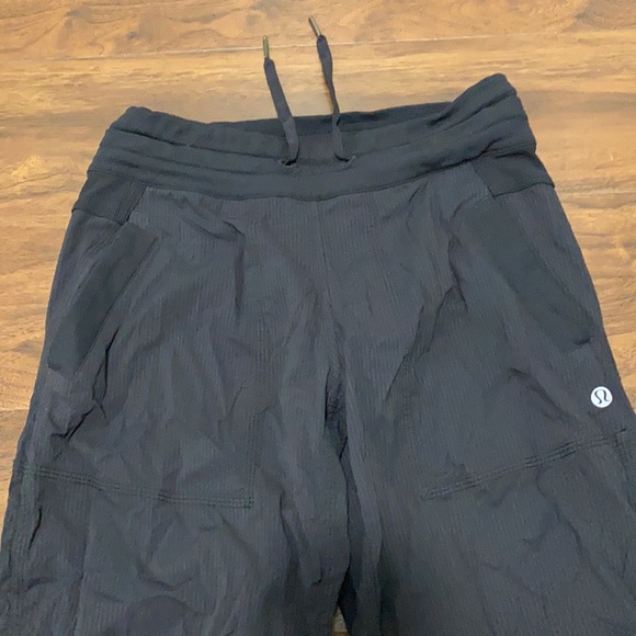 Lululemon Studio Crop Black size 4 - Picture 5 of 9